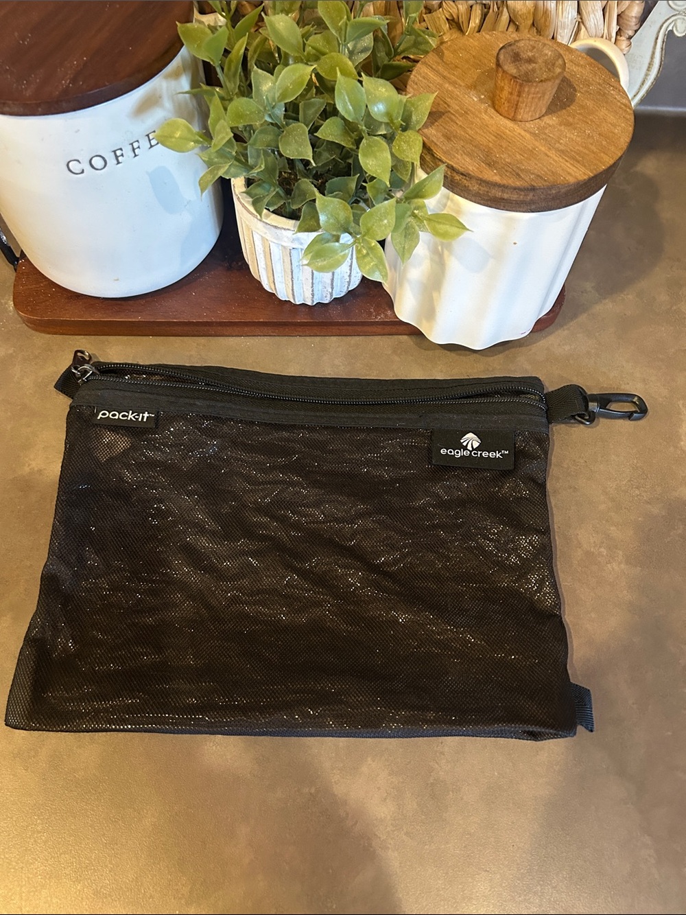 Eagle Creek Pack-It Black Travel Organizer Pouch